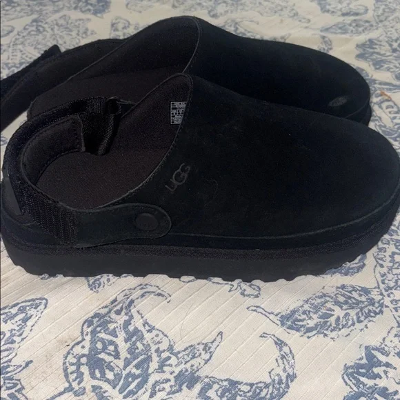 UGG Womens UGG Goldenstar Clog - Black woman’s size 9 
New with defect - Picture 4 of 10